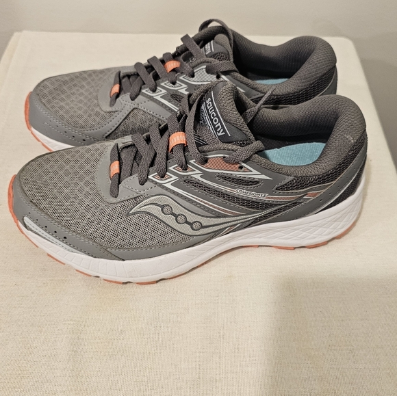 NWOT Saucony Cohesion 13 Women\'s Gray/Orange Athletic Shoes--Size 7 main image 4